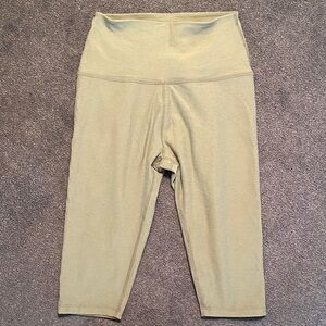 Beyond Yoga Spacedye Pedal Pusher High Waisted Legging Sage Green Medium